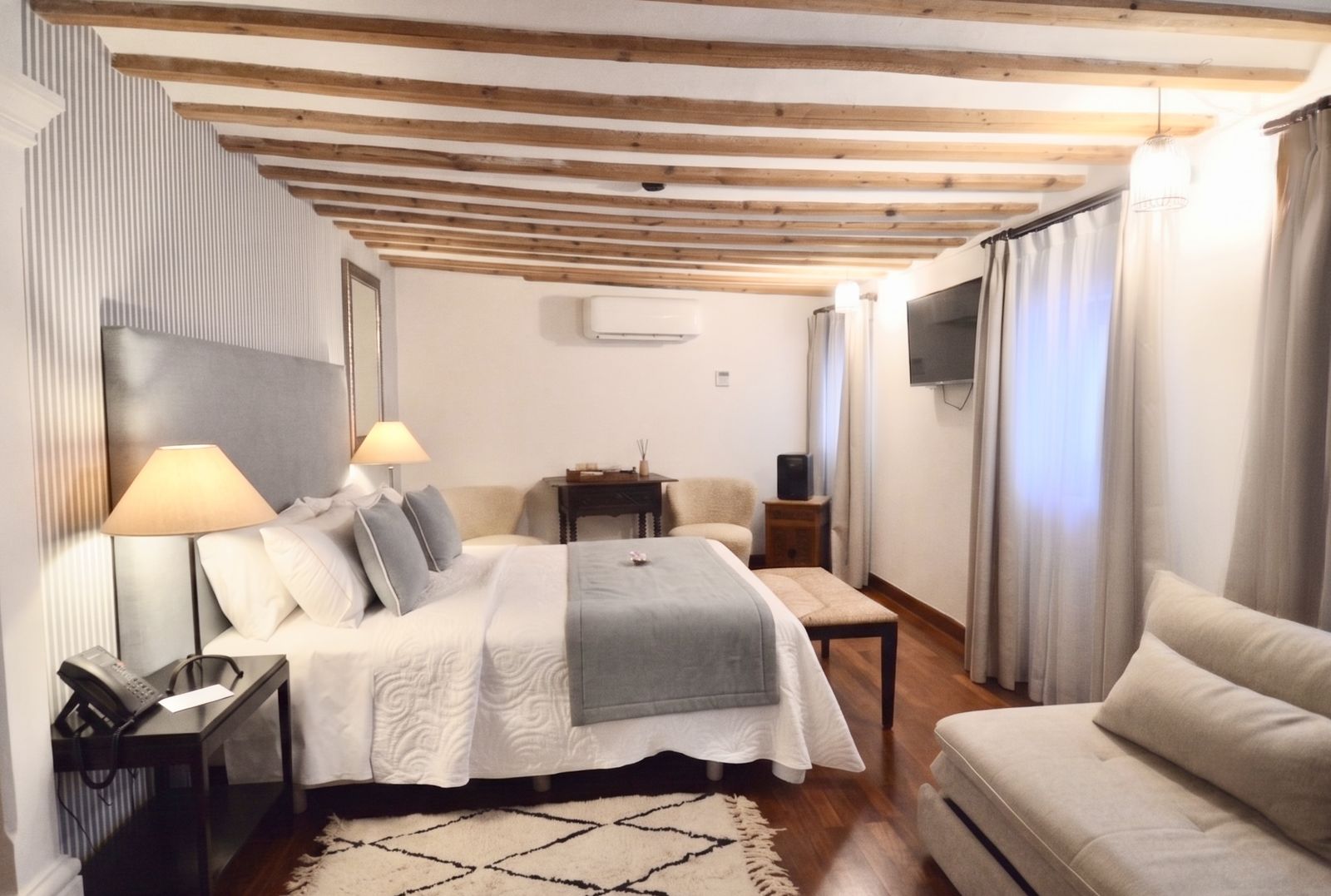 Habitación Familiar del Casón del Conde, con vistas a la piscina