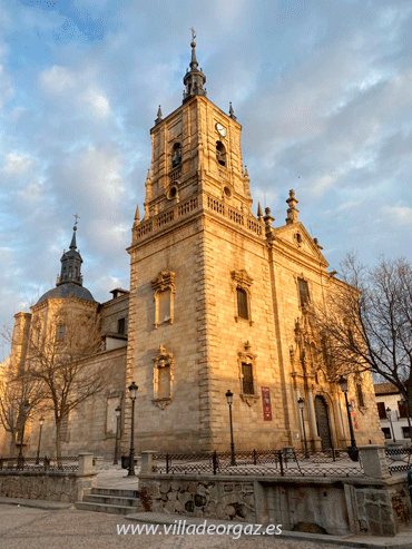 Iglesia de Santo Tomás el Apóstol, en la plaza mayor de Orgaz