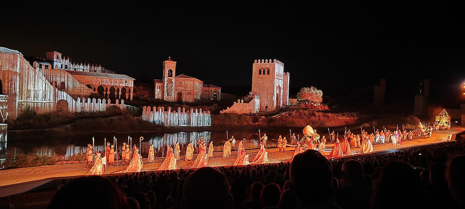 «El Sueño de Toledo», el gran espectáculo nocturno de Puy du Fou España, a 48 km del Casón del Conde